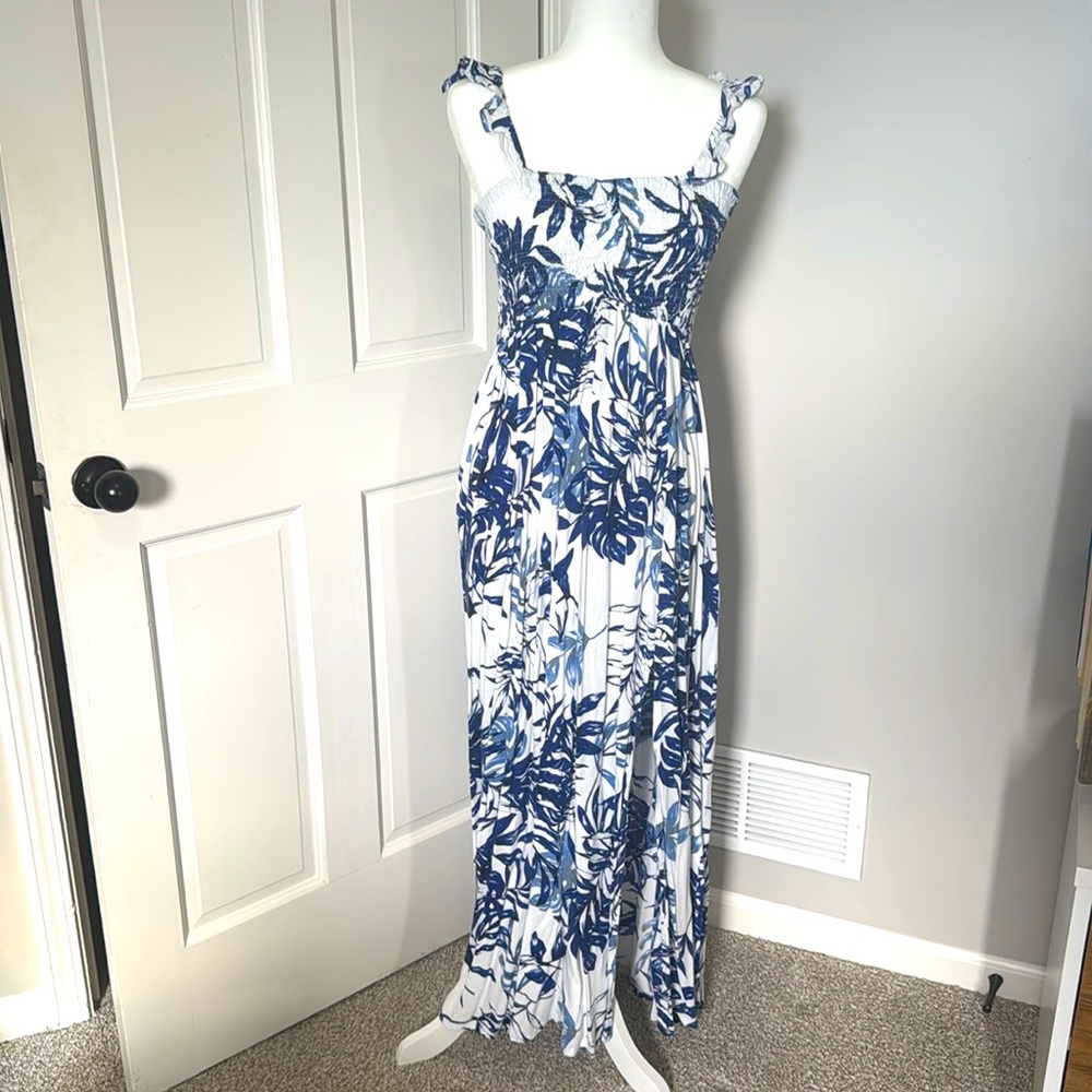 Blue and White dress -m